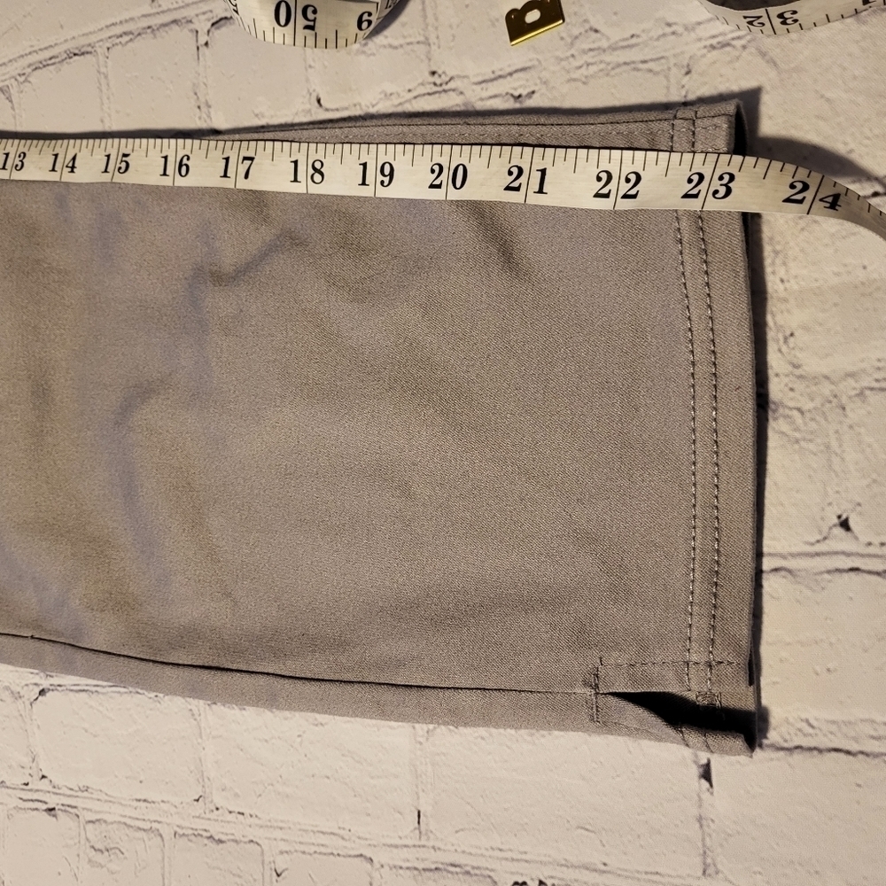 Nygard Slim Leg Skinny Crop Pant Size 12 - Picture 6 of 7